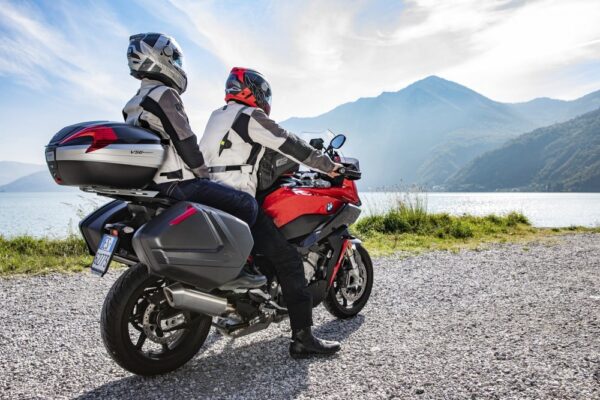 VOGE SR4 350 zadný kufor GIVI V56NN MAXIA 4 Red 56L + nosič - Image 3